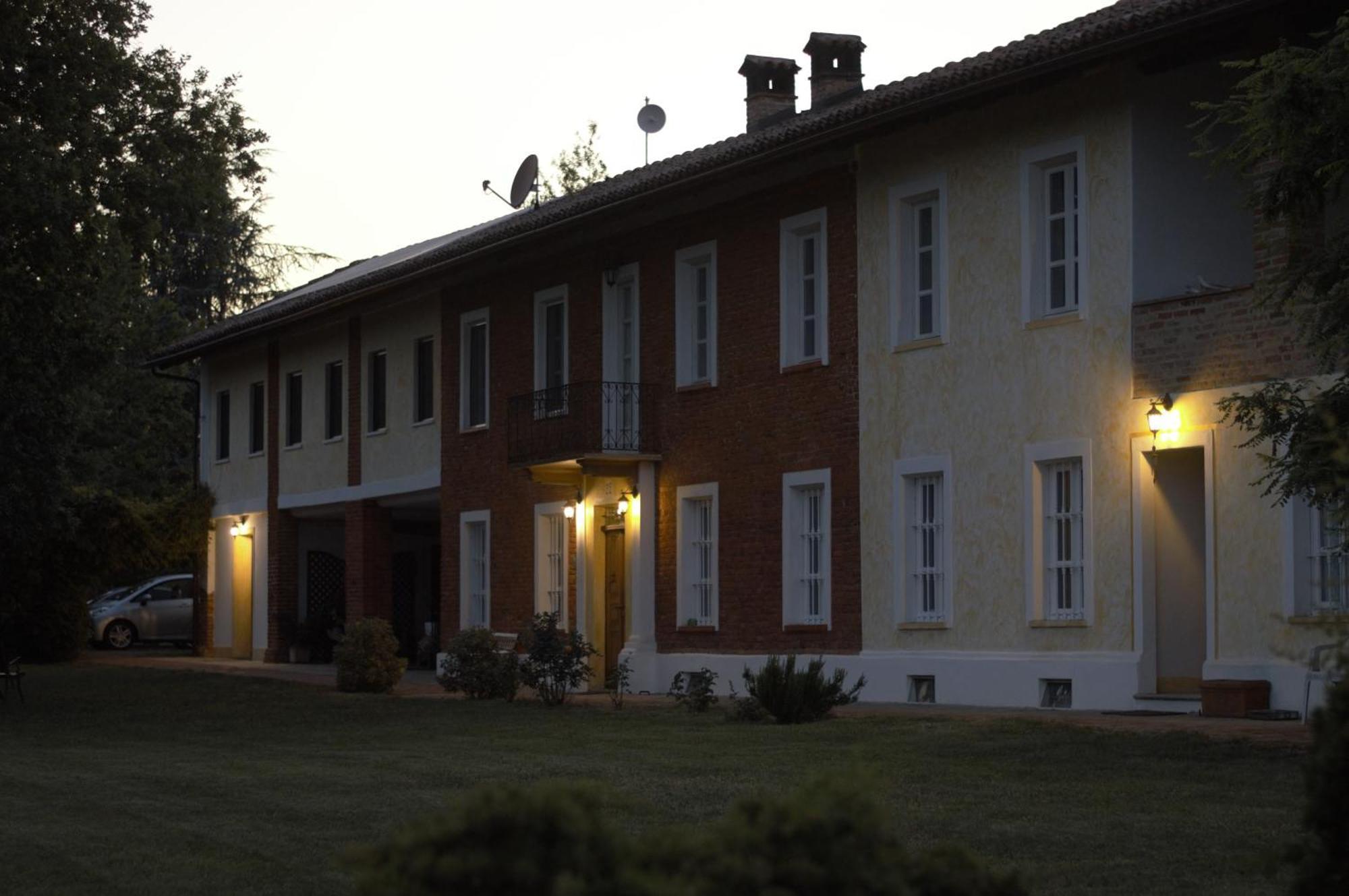 Guest House La Carolina Tigliole Εξωτερικό φωτογραφία