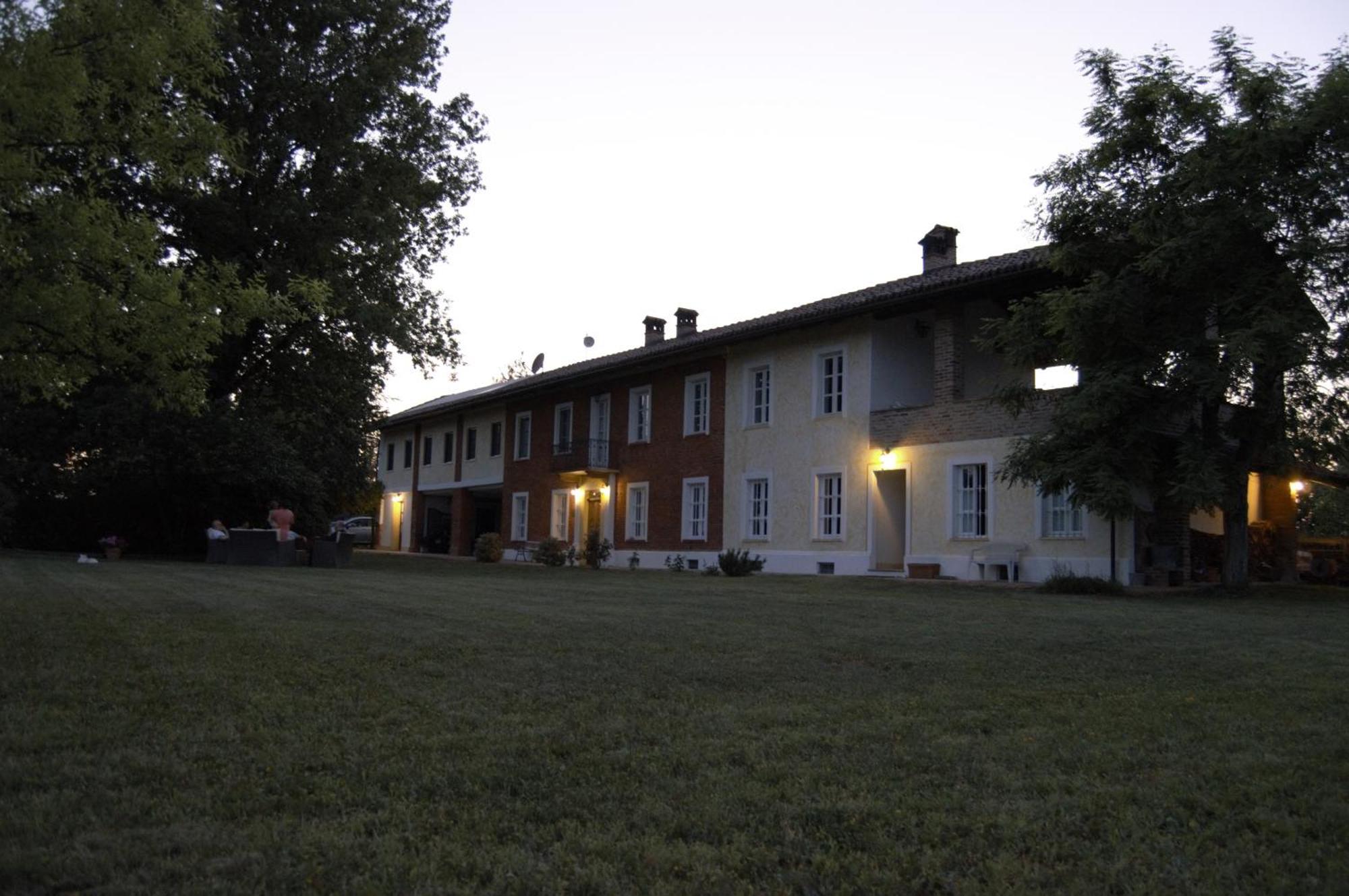 Guest House La Carolina Tigliole Εξωτερικό φωτογραφία